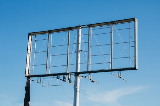 Jak komunismus přetvořil český průmysl: Přehled vlivů a důsledků