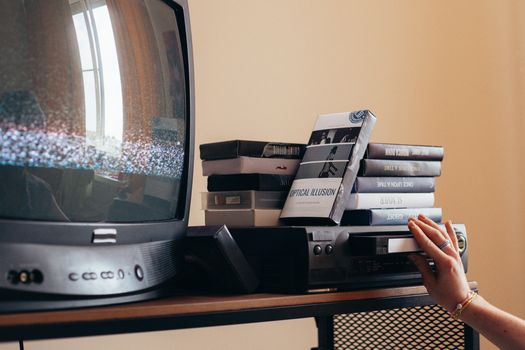 Poznejte Kulturu a Zábavu v ČSSR za Komunismu: Filmy a TV Hity